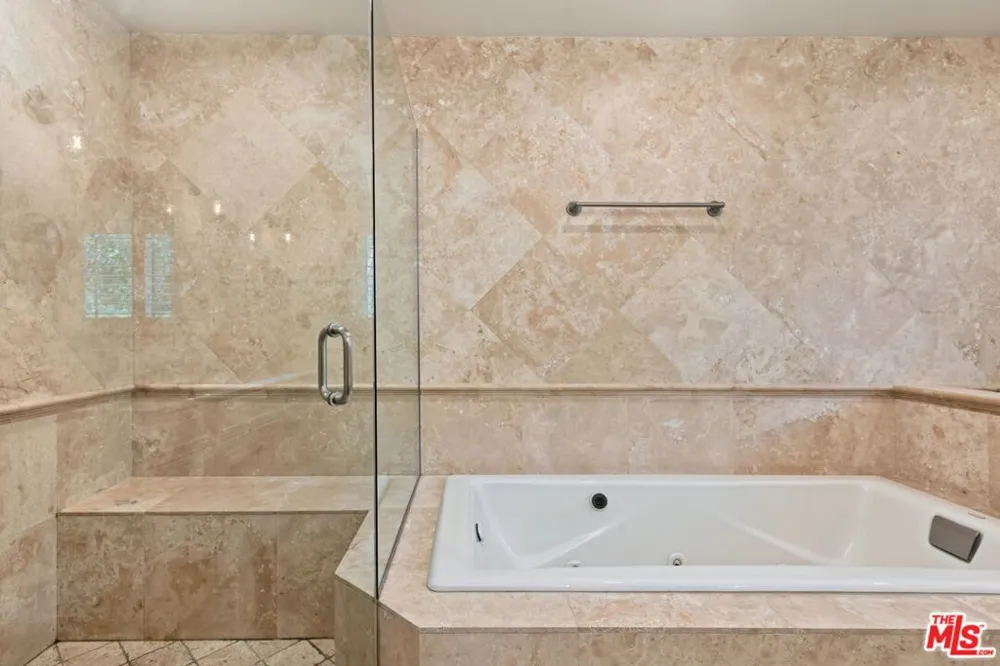 860 Bronze Lane Los Angeles, CA 90049