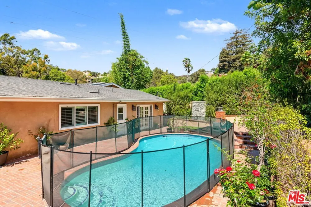 860 Bronze Lane Los Angeles, CA 90049