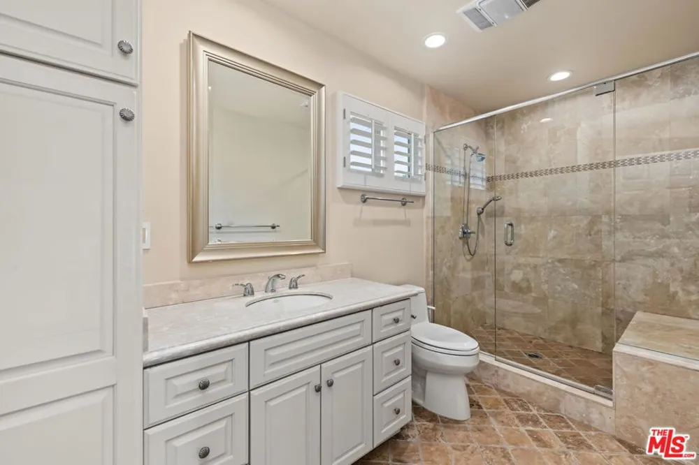 860 Bronze Lane Los Angeles, CA 90049