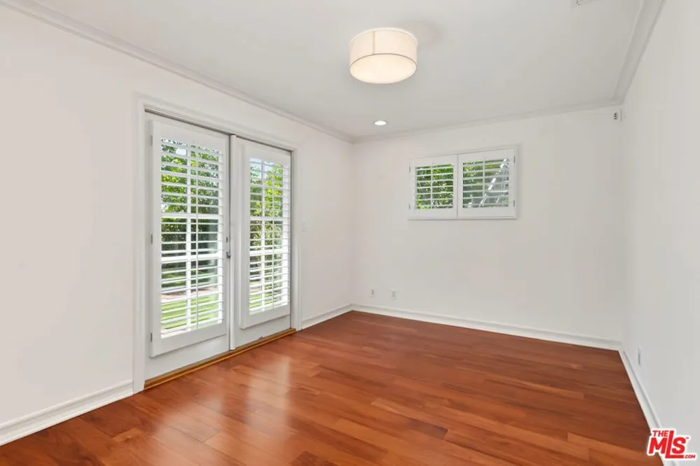 860 Bronze Lane Los Angeles, CA 90049