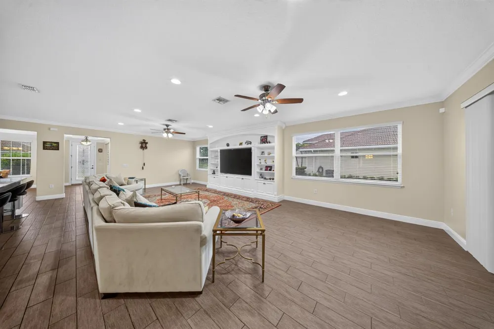 8067 KIAWAH Trace Port St. Lucie, FL 34986