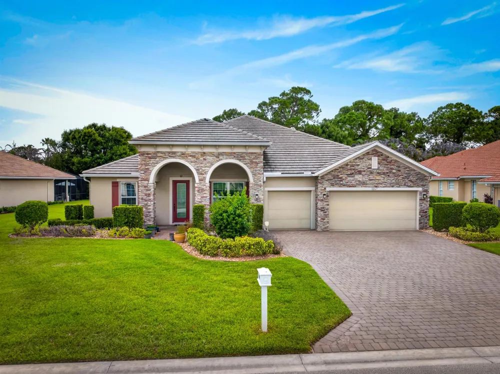 8067 KIAWAH Trace Port St. Lucie, FL 34986