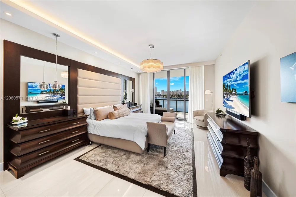 3300 NE 188th St #312 Aventura, FL 33180
