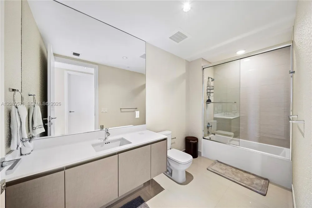 3300 NE 188th St #312 Aventura, FL 33180