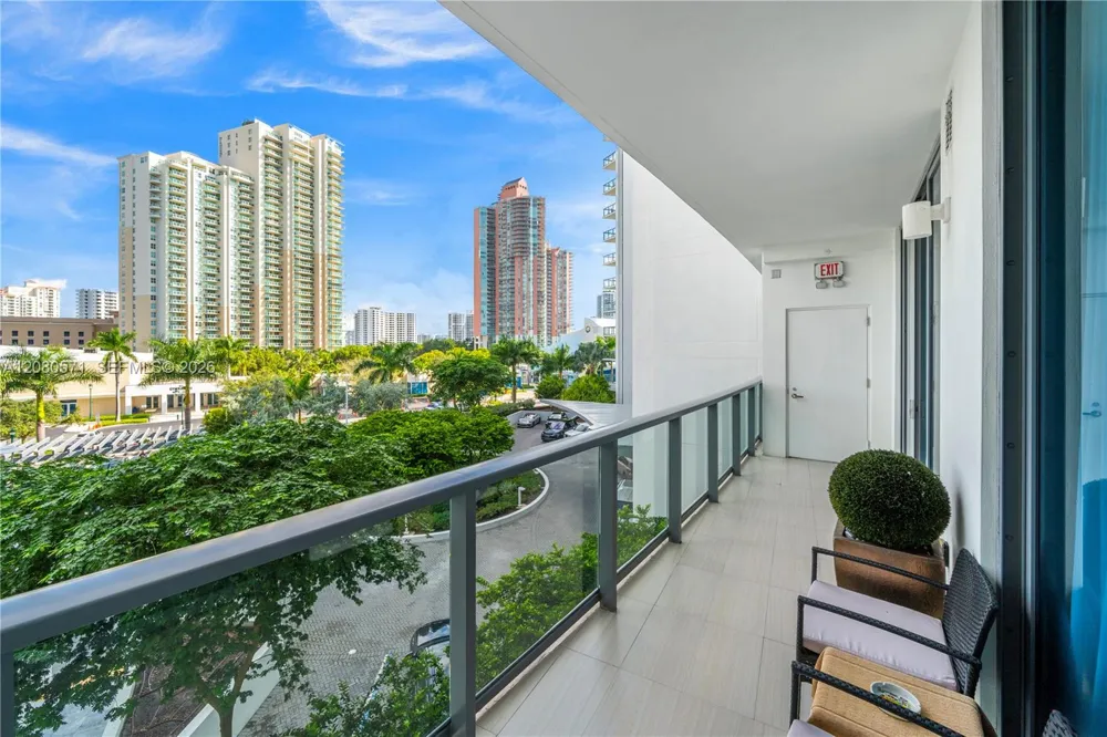 3300 NE 188th St #312 Aventura, FL 33180