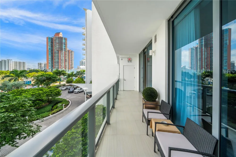 3300 NE 188th St #312 Aventura, FL 33180