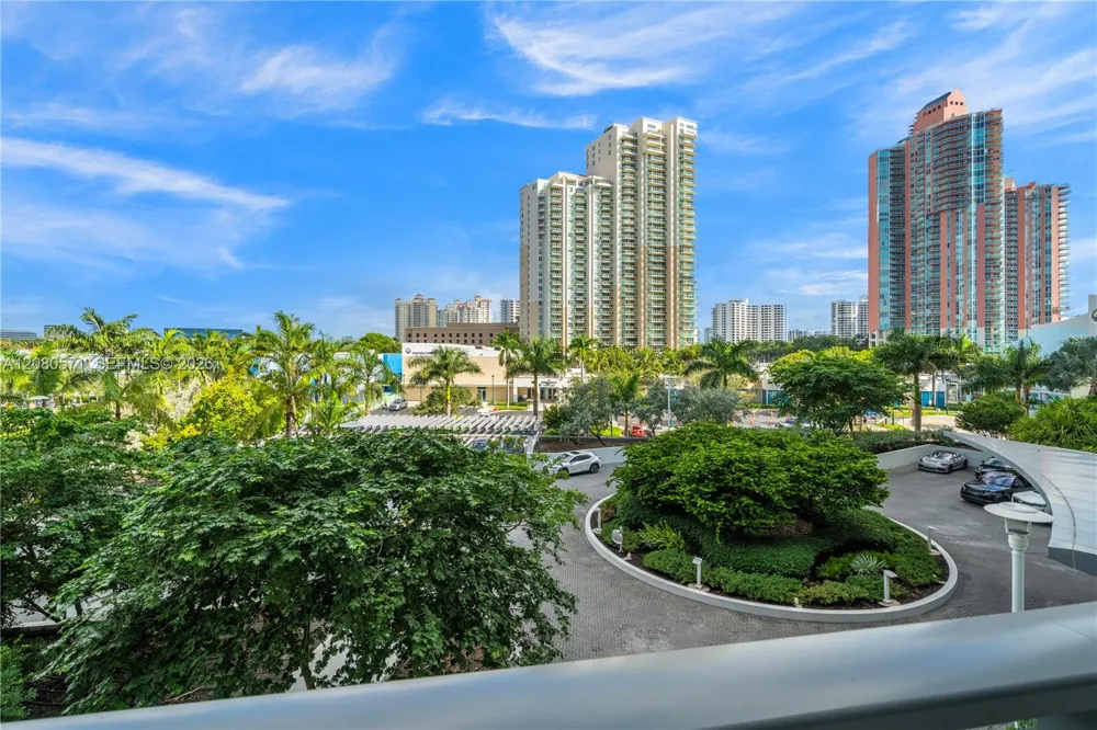 3300 NE 188th St #312 Aventura, FL 33180
