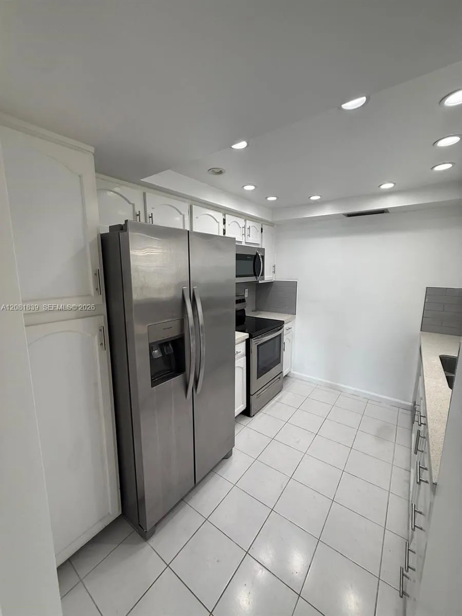 3581 NW 95th Ter #601 Sunrise, FL 33351