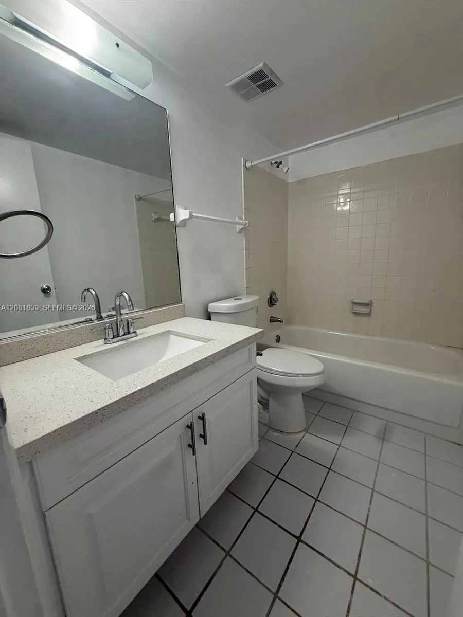 3581 NW 95th Ter #601 Sunrise, FL 33351