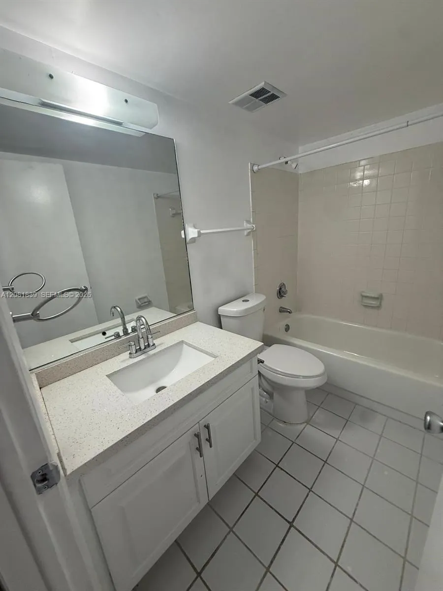 3581 NW 95th Ter #601 Sunrise, FL 33351