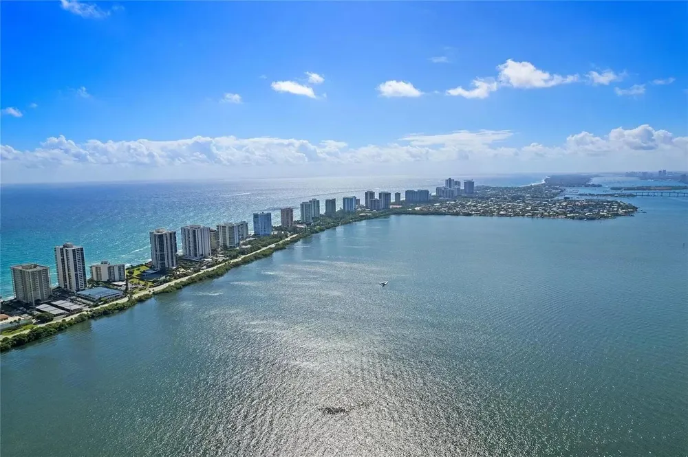 2800 OCEAN DRIVE #B-2D Singer Island, FL 33404