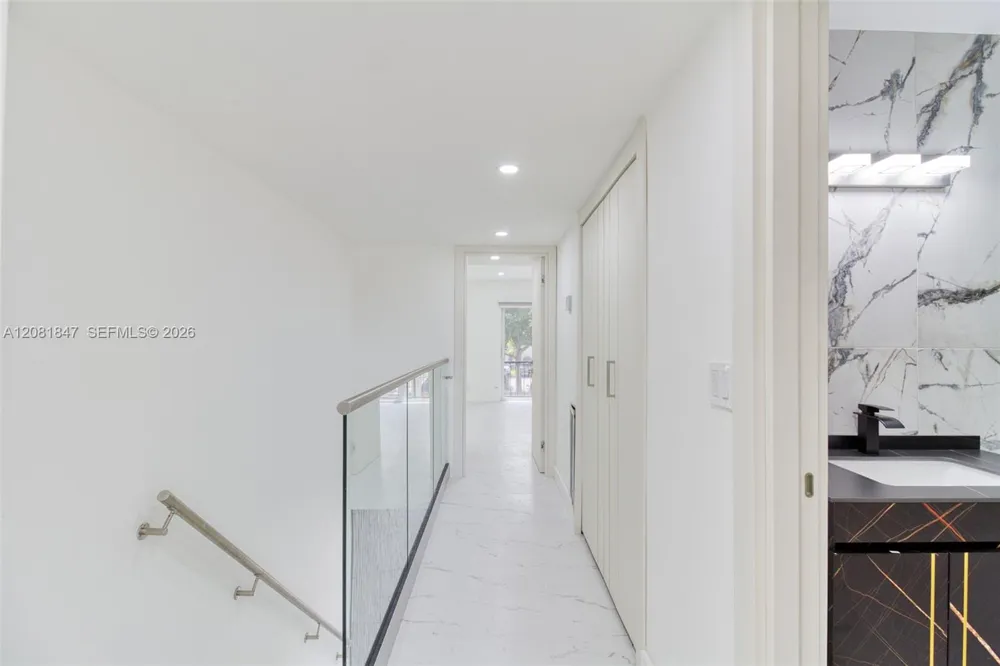 5235 SW 40th Ave #38 Dania Beach, FL 33314
