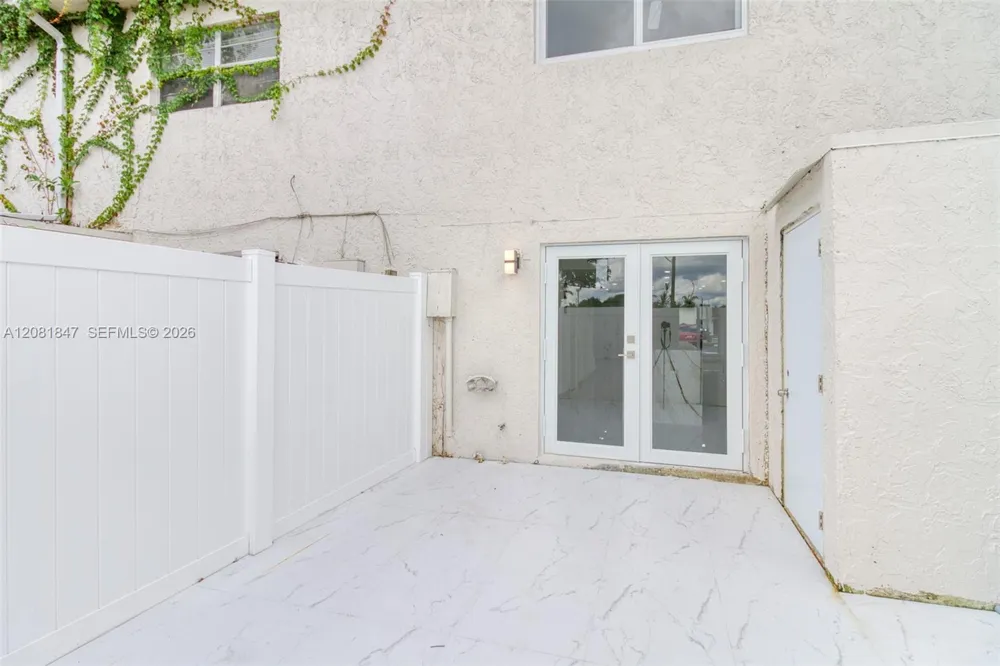5235 SW 40th Ave #38 Dania Beach, FL 33314