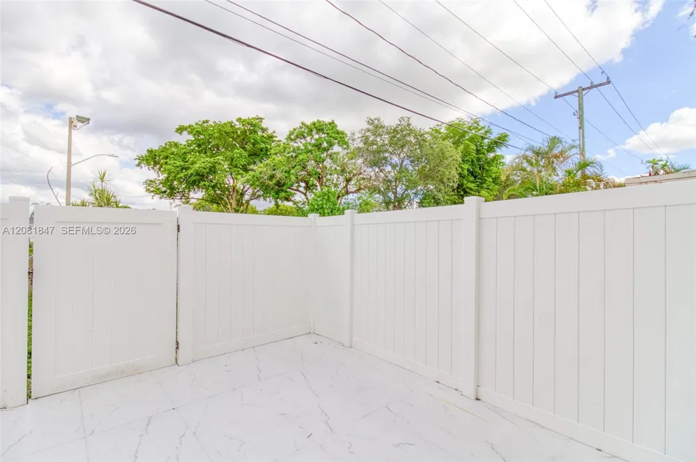 5235 SW 40th Ave #38 Dania Beach, FL 33314