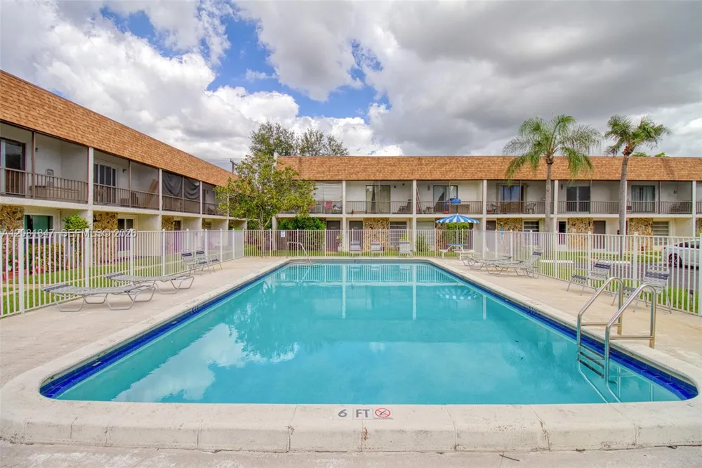 5235 SW 40th Ave #38 Dania Beach, FL 33314