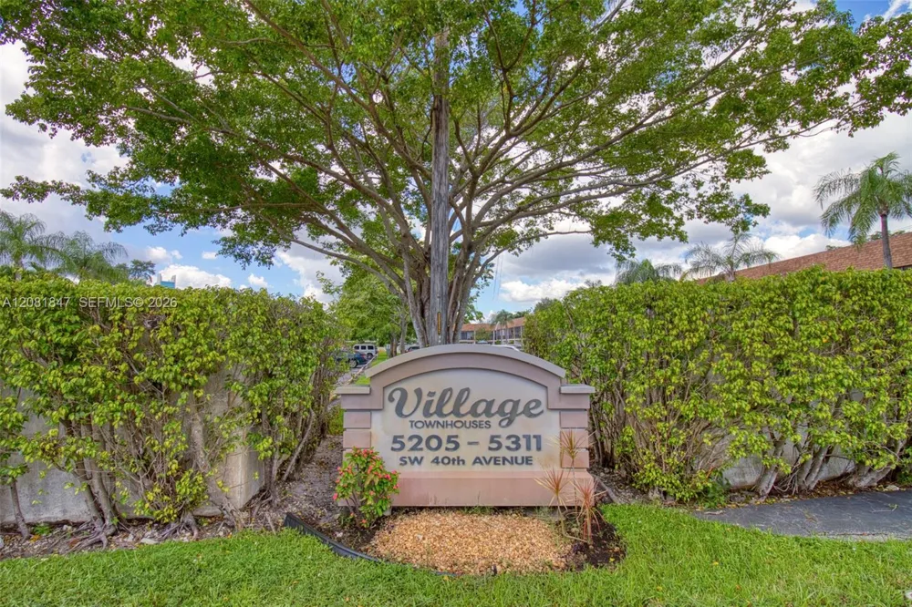 5235 SW 40th Ave #38 Dania Beach, FL 33314