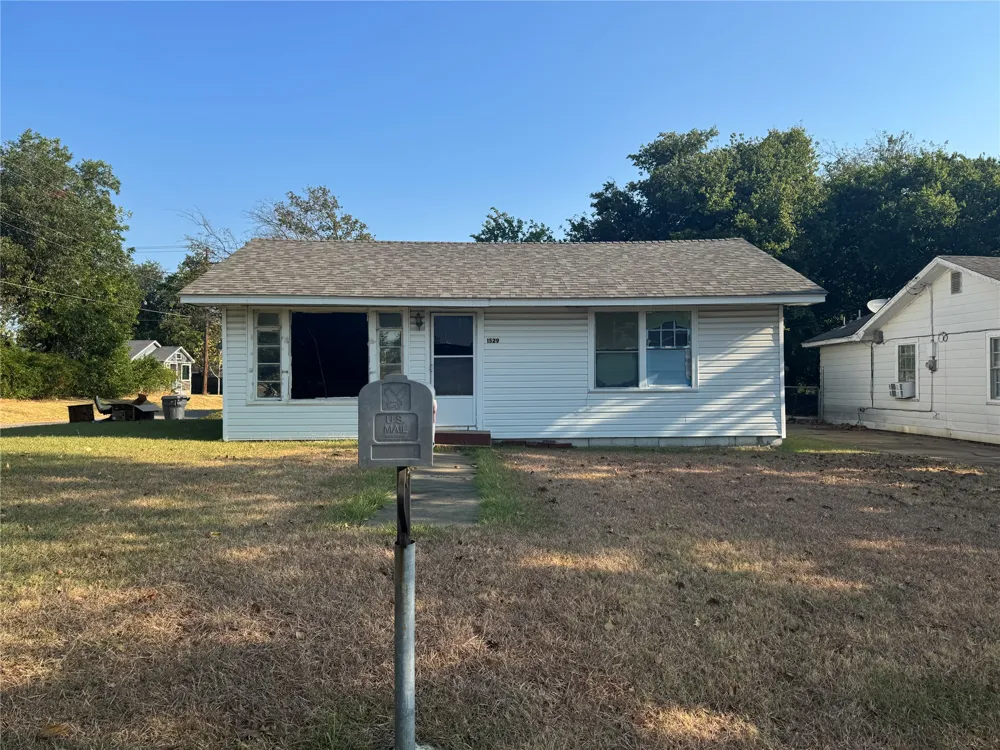 1529 SW First Street SW Ardmore, OK 73401