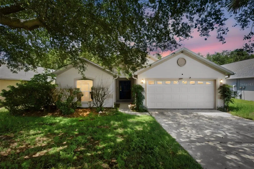 2255 MERRY ROAD Tavares, FL 32778