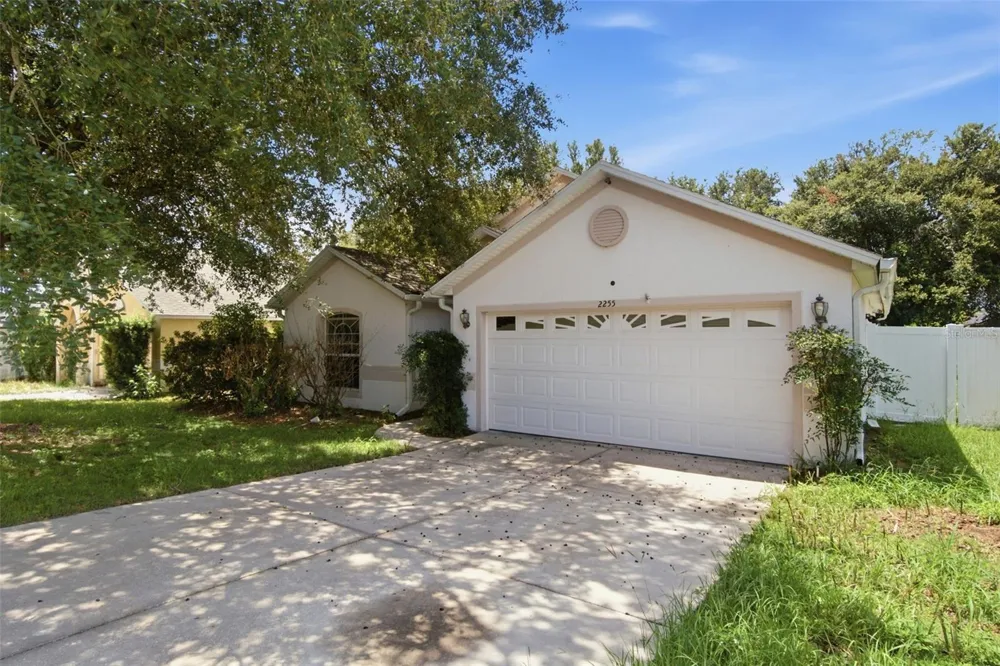 2255 MERRY ROAD Tavares, FL 32778