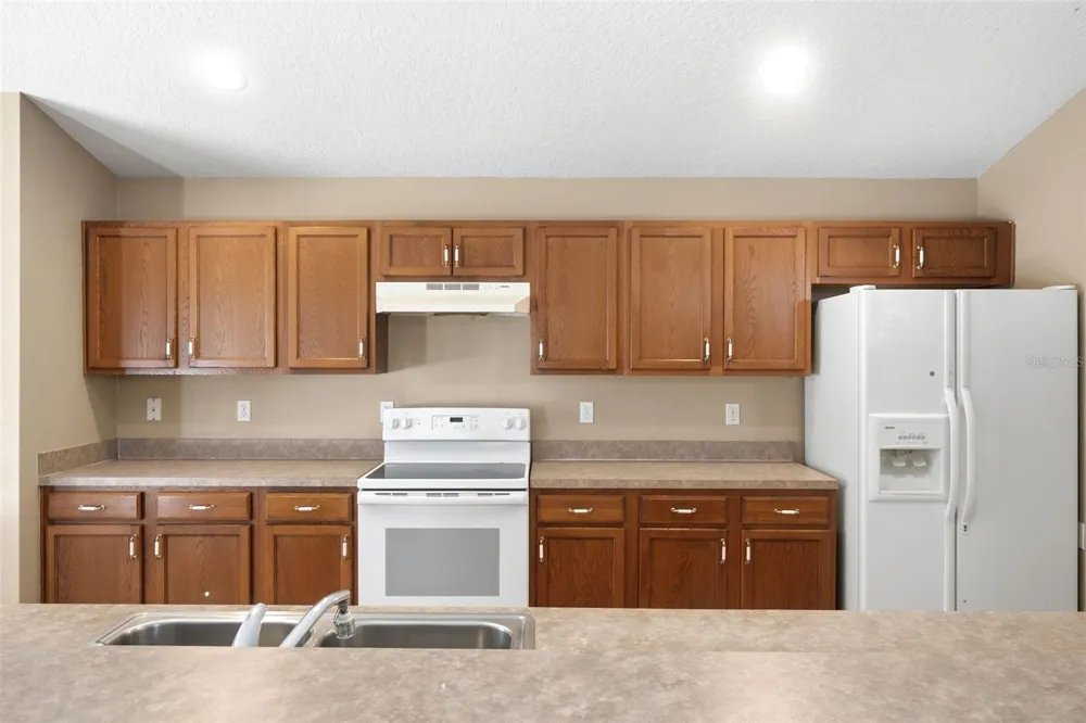 2255 MERRY ROAD Tavares, FL 32778