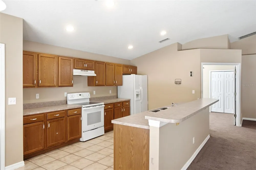 2255 MERRY ROAD Tavares, FL 32778