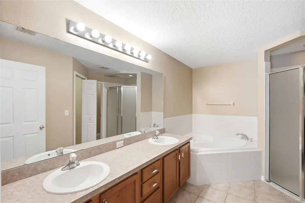 2255 MERRY ROAD Tavares, FL 32778