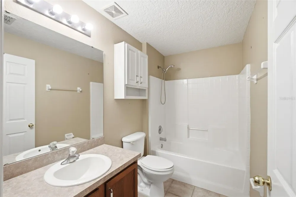 2255 MERRY ROAD Tavares, FL 32778