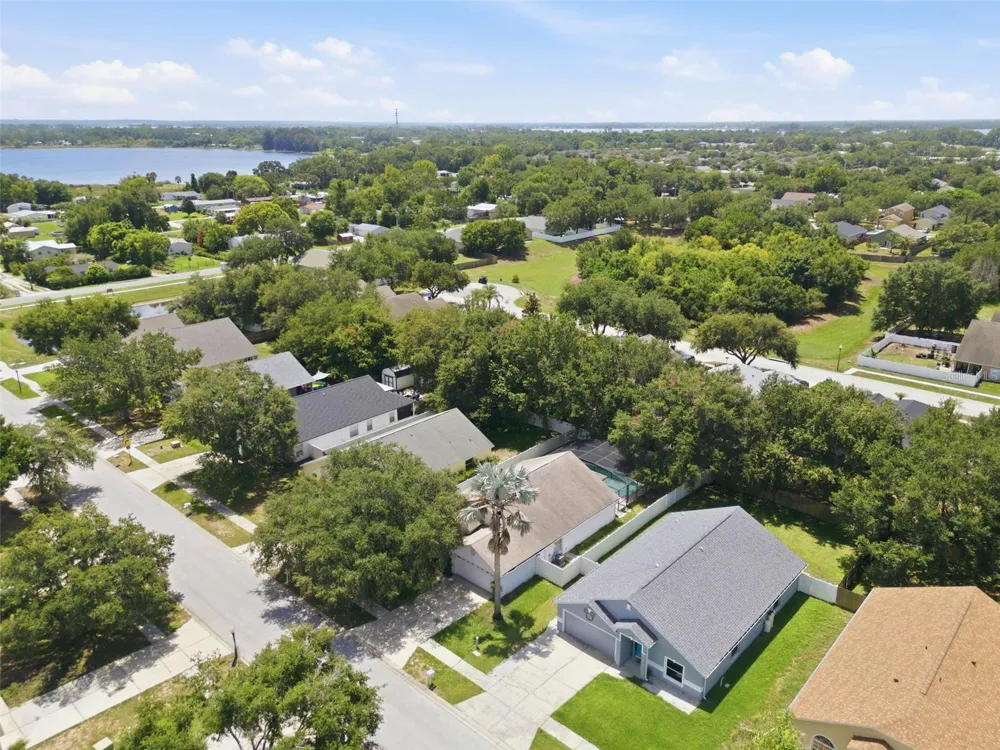 2255 MERRY ROAD Tavares, FL 32778