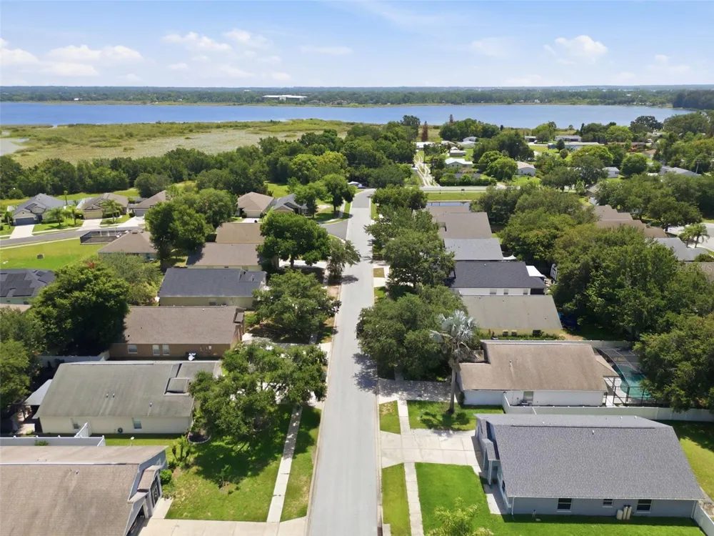 2255 MERRY ROAD Tavares, FL 32778