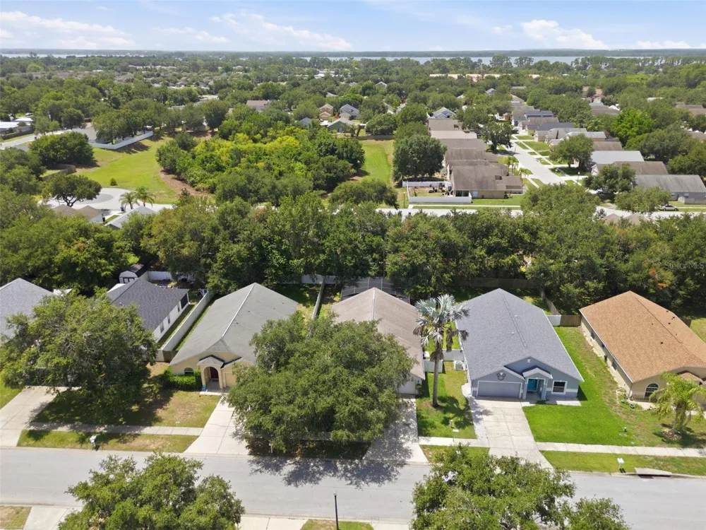 2255 MERRY ROAD Tavares, FL 32778