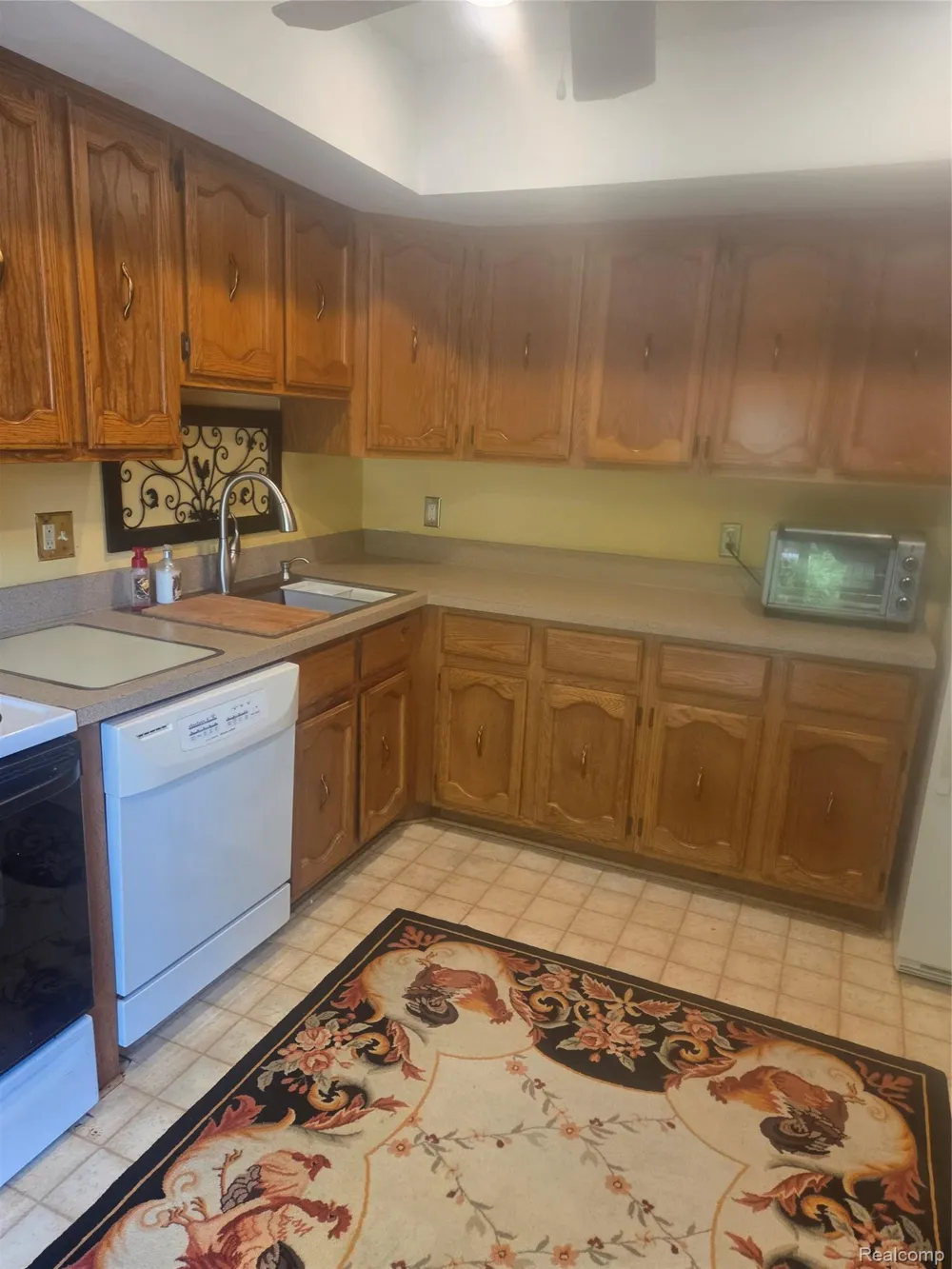 42108 E Edward Drive Clinton Charter Township, MI 48038