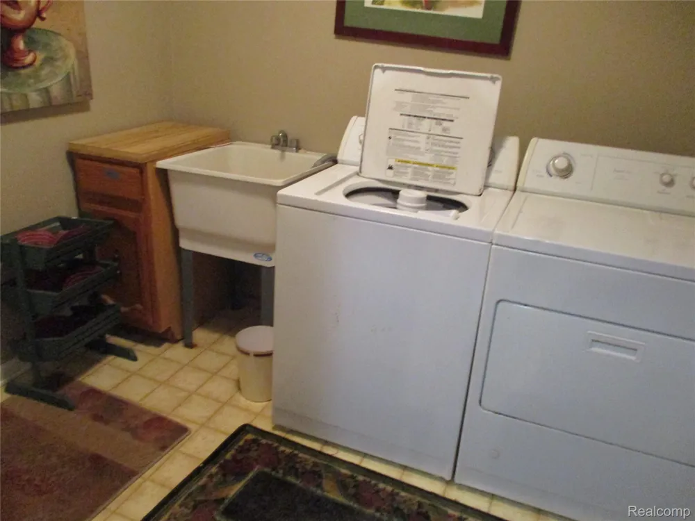 42108 E Edward Drive Clinton Charter Township, MI 48038