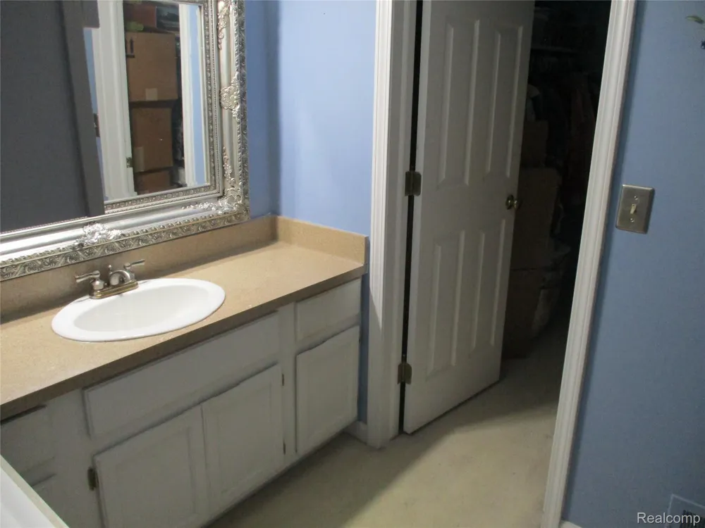 42108 E Edward Drive Clinton Charter Township, MI 48038