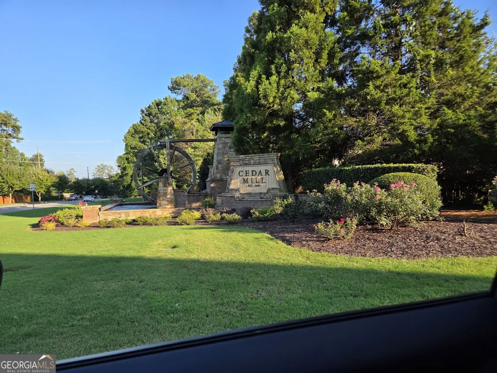 536 Longwood PL Dallas, GA 30132