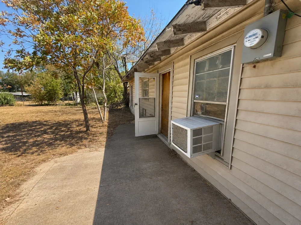 2217 Nina Marie Street Sansom Park, TX 76114
