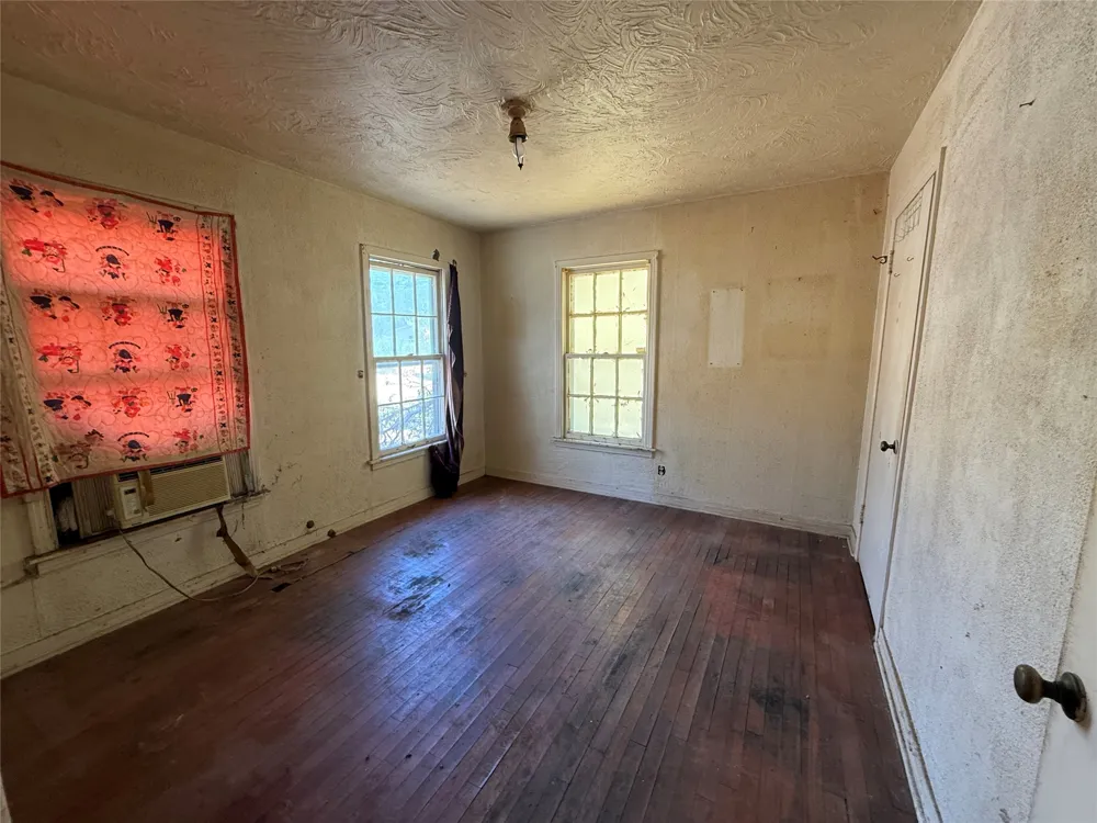 2217 Nina Marie Street Sansom Park, TX 76114