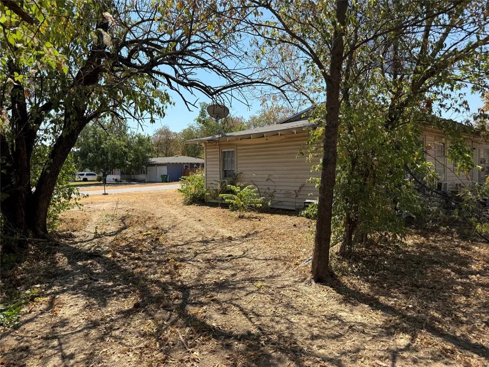 2217 Nina Marie Street Sansom Park, TX 76114