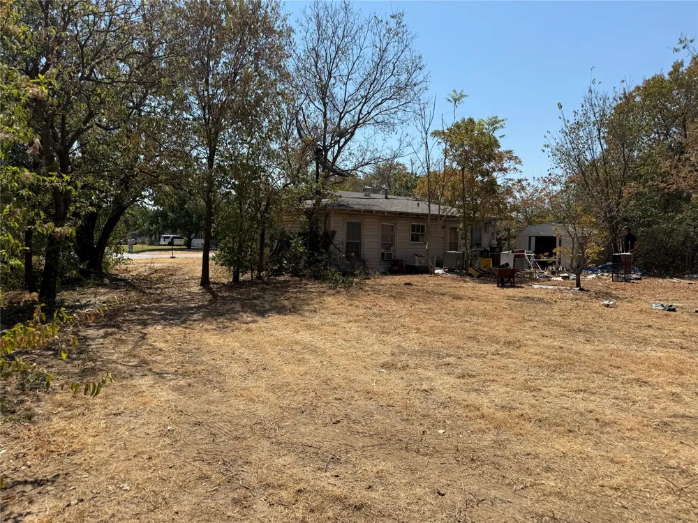 2217 Nina Marie Street Sansom Park, TX 76114