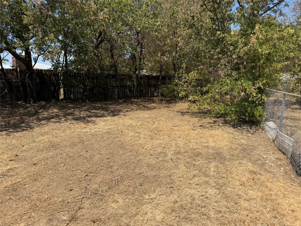 2217 Nina Marie Street Sansom Park, TX 76114