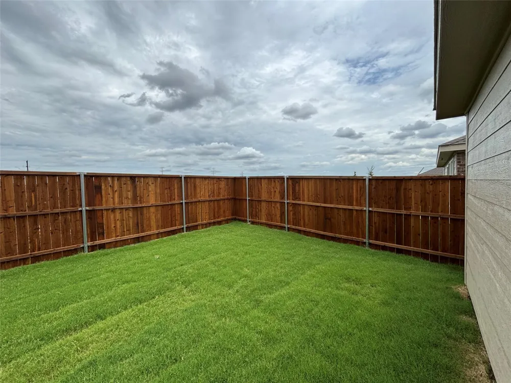 557 Falling Cave Drive Willis, TX 77378