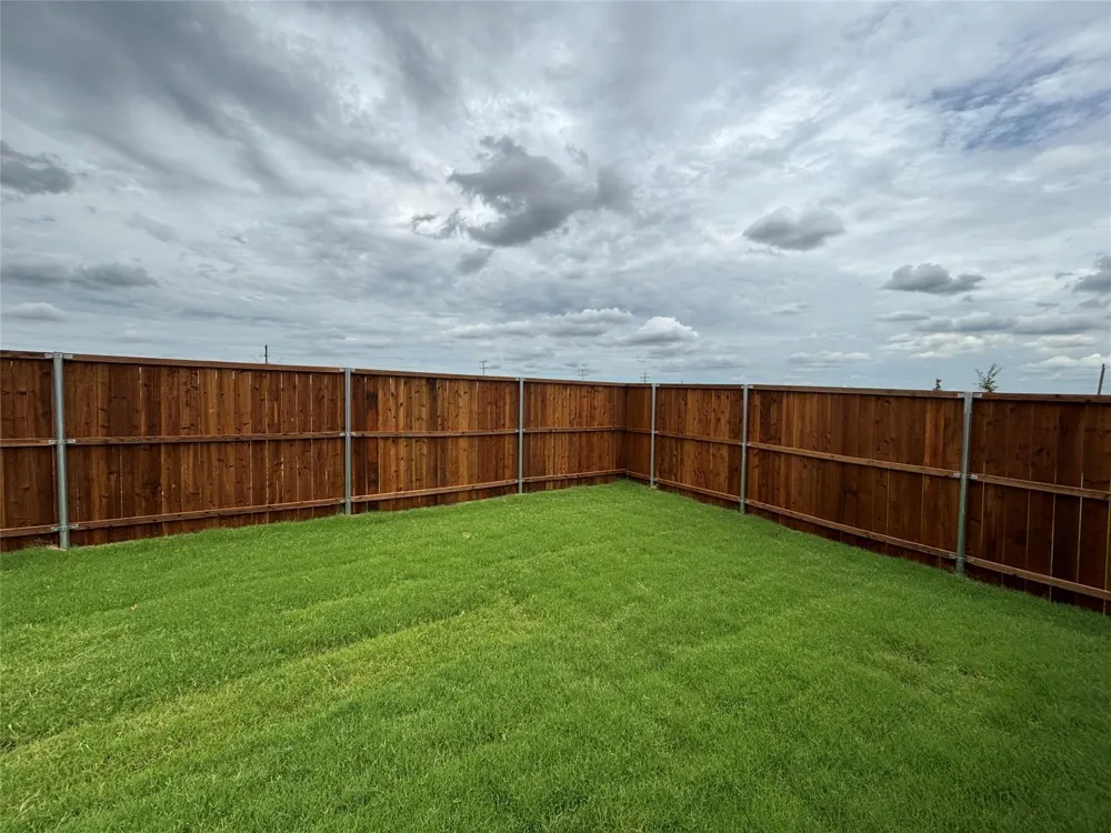 557 Falling Cave Drive Willis, TX 77378