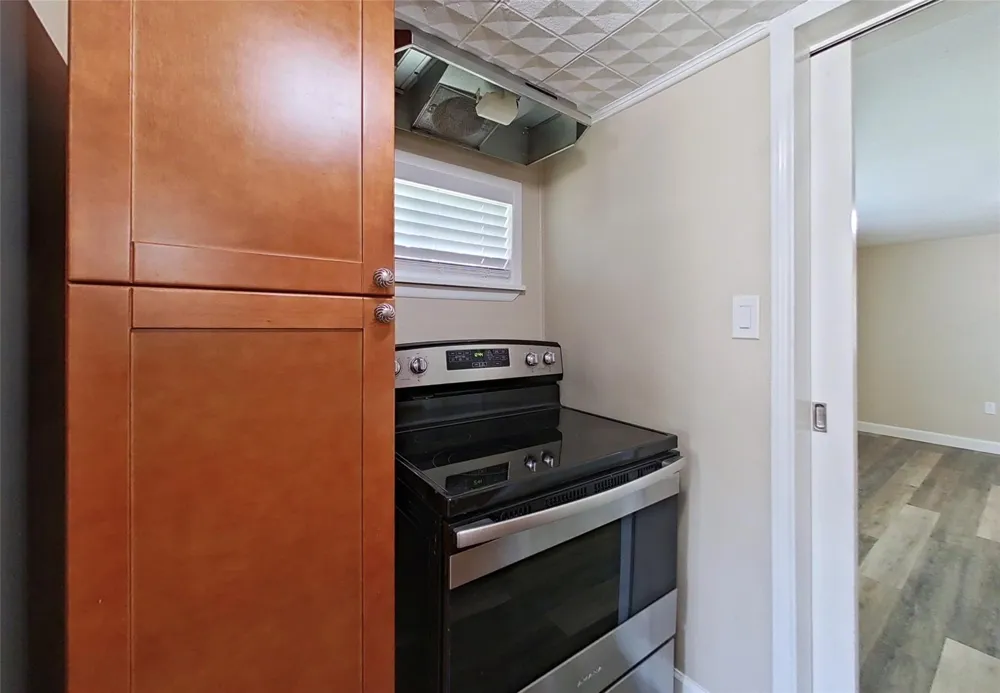 706 S Blackwell Street La Porte, TX 77571