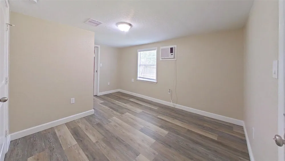 706 S Blackwell Street La Porte, TX 77571