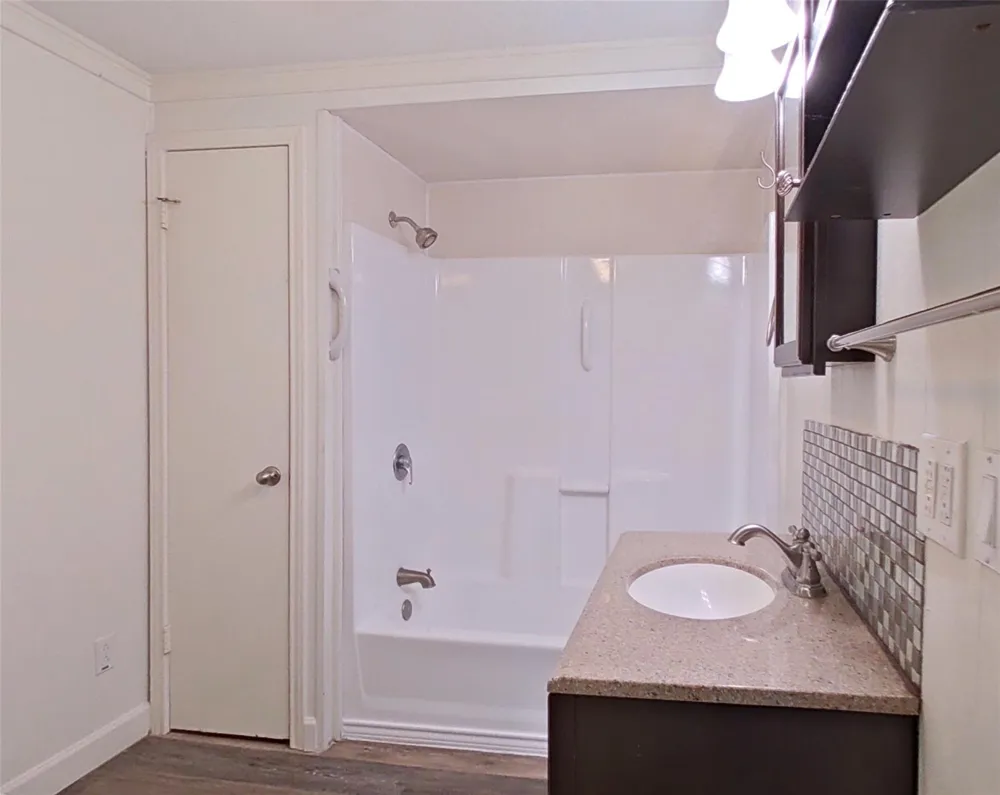 706 S Blackwell Street La Porte, TX 77571