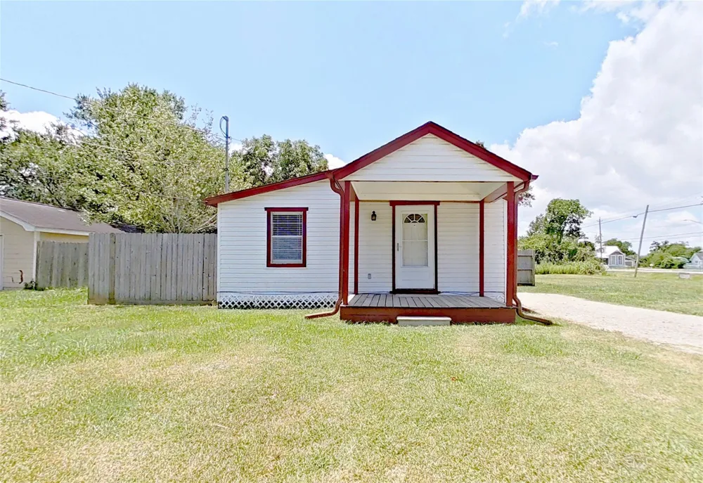 706 S Blackwell Street La Porte, TX 77571