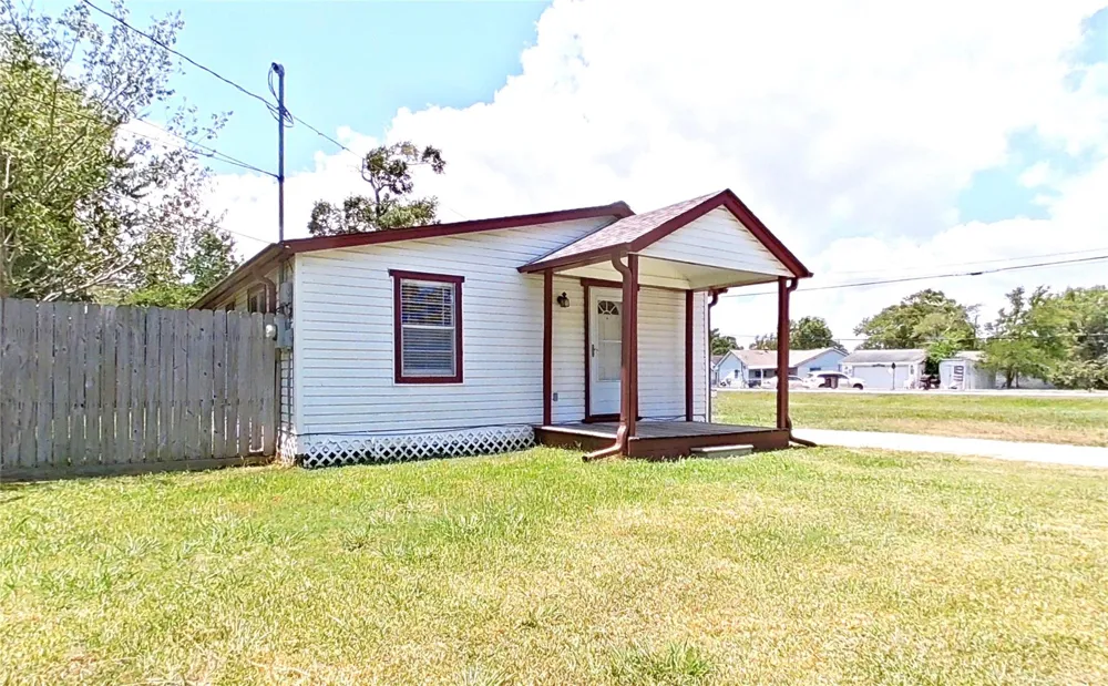 706 S Blackwell Street La Porte, TX 77571