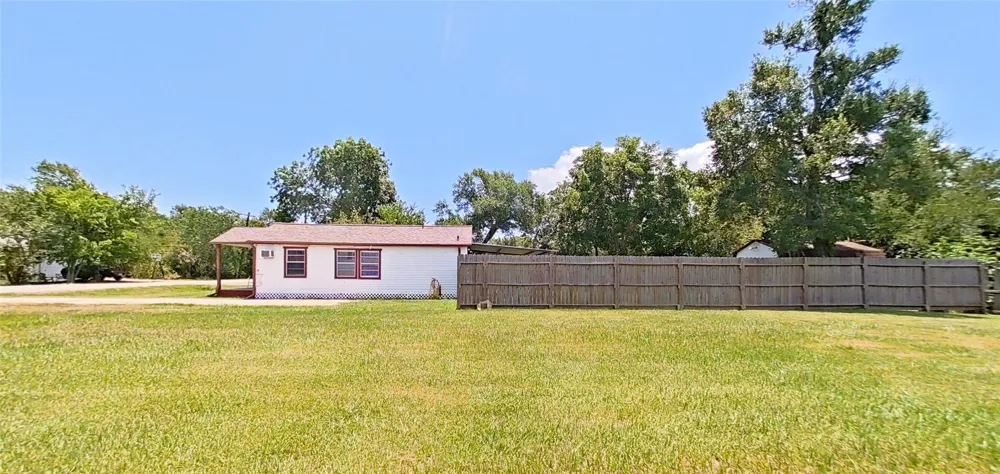 706 S Blackwell Street La Porte, TX 77571