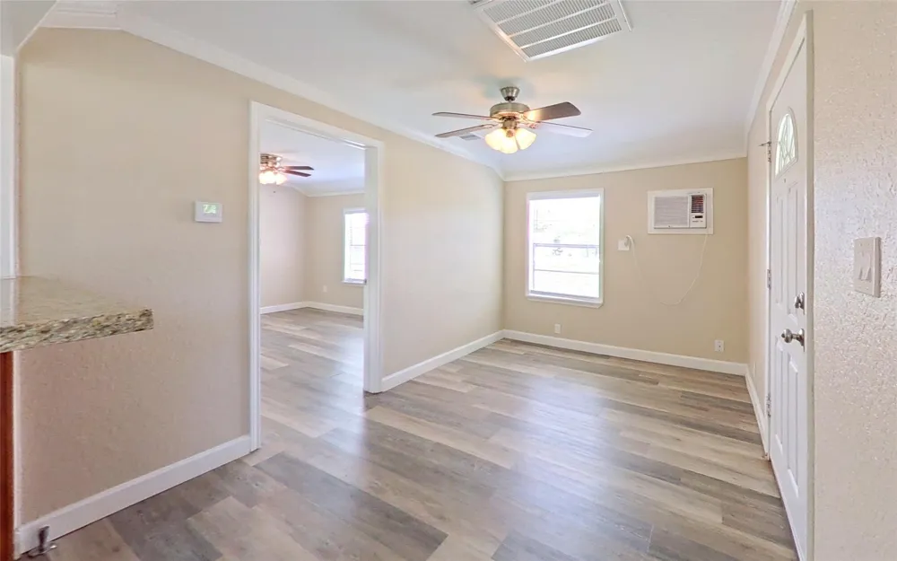 706 S Blackwell Street La Porte, TX 77571