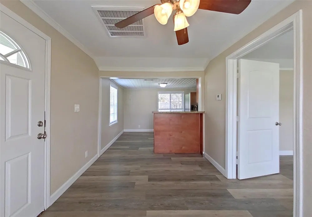 706 S Blackwell Street La Porte, TX 77571