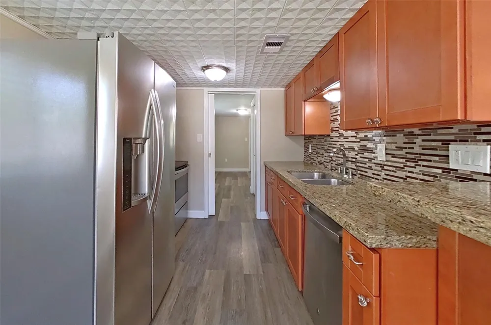 706 S Blackwell Street La Porte, TX 77571